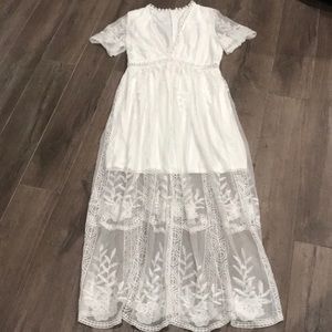 White lace dress with zip back